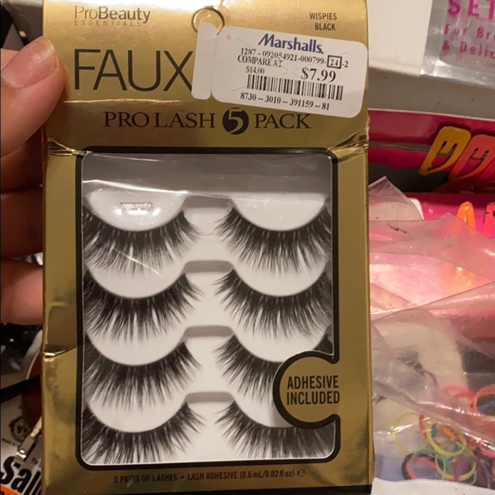 wispie black lashes